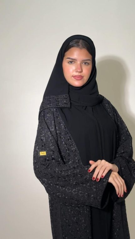 عباية بدانتيل مبطن من الجانبين